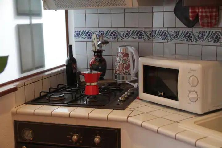 Ferienwohnung Accogliente Mansarda Nel Cuore Dell Antica Livorno Exterior foto
